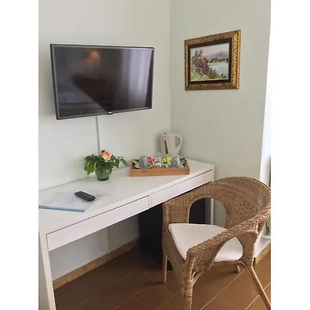 Bed and Breakfast Cherry En Rose