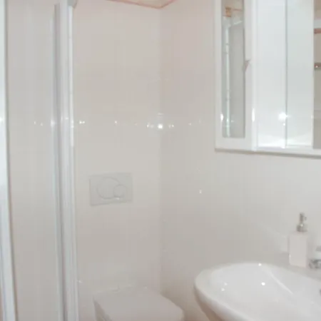 Bed and Breakfast Cherry En Rose Lezzeno