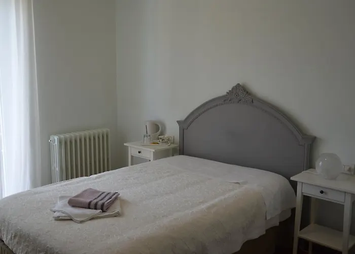 Bed & Breakfast Cherry En Rose Lezzeno
